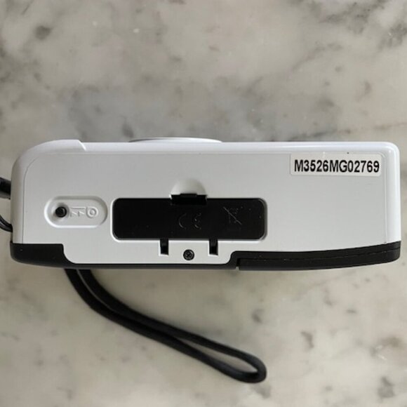 KODAK 35 MM Film Camerawith Flash  Silver Gray - Picture 7 of 13